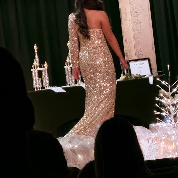 Pageant dress - Picture 2 of 3